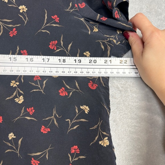 JONES NEW YORK Floral Shirt 100% Silk Short Sleeve Button Up 10 Baddie Vintae‎ - Picture 6 of 6
